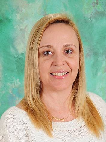 Adriana Maria Pizirani - Ensino Fundamental II (6º e 7º anos)
