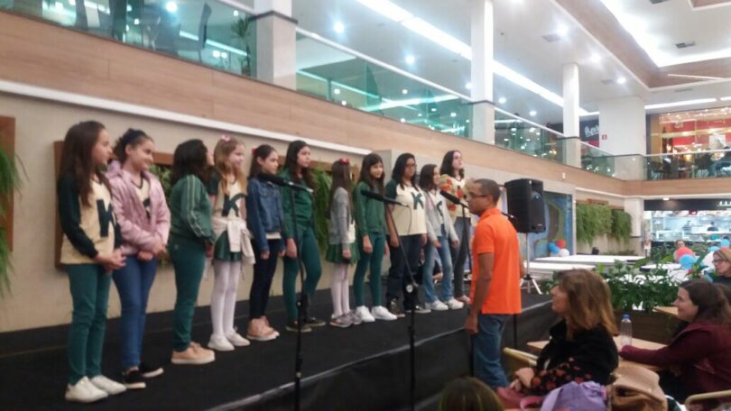 Apresentação no Shopping 2